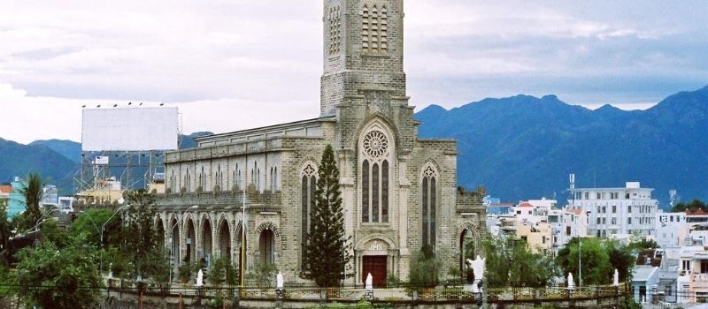 Chiêm ngưỡng 7 nhà thờ có kiến trúc đẹp nhất Việt Nam